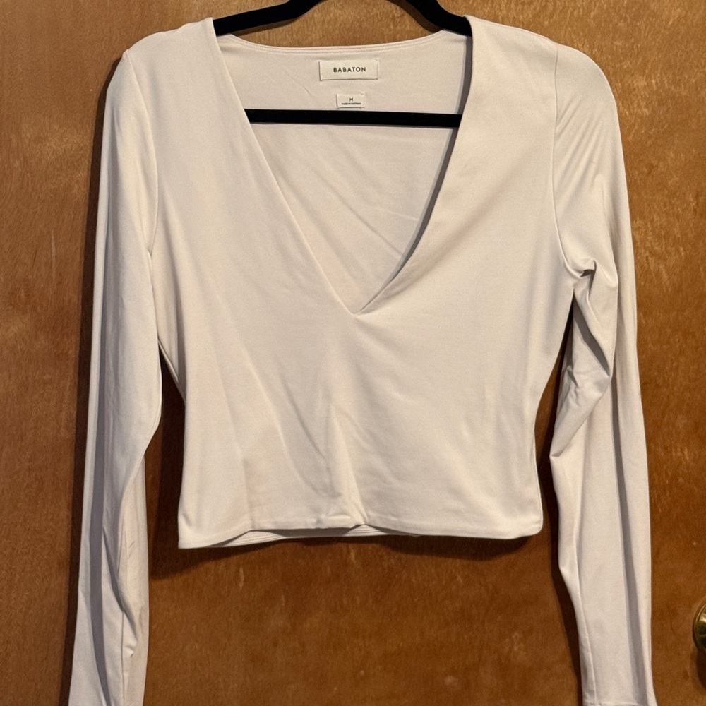 Aritzia Babaton V Neck Long Sleeve Crop  - Light Pink - Medium